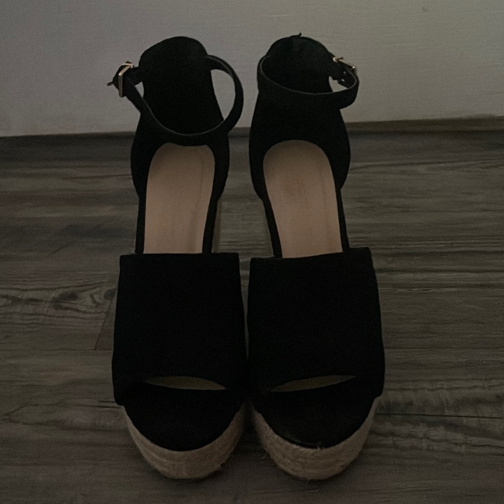 Size 6 black wedges